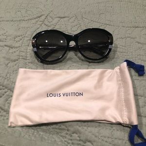 LV Petit Soupçon Black Cat Eye Sunglasses
